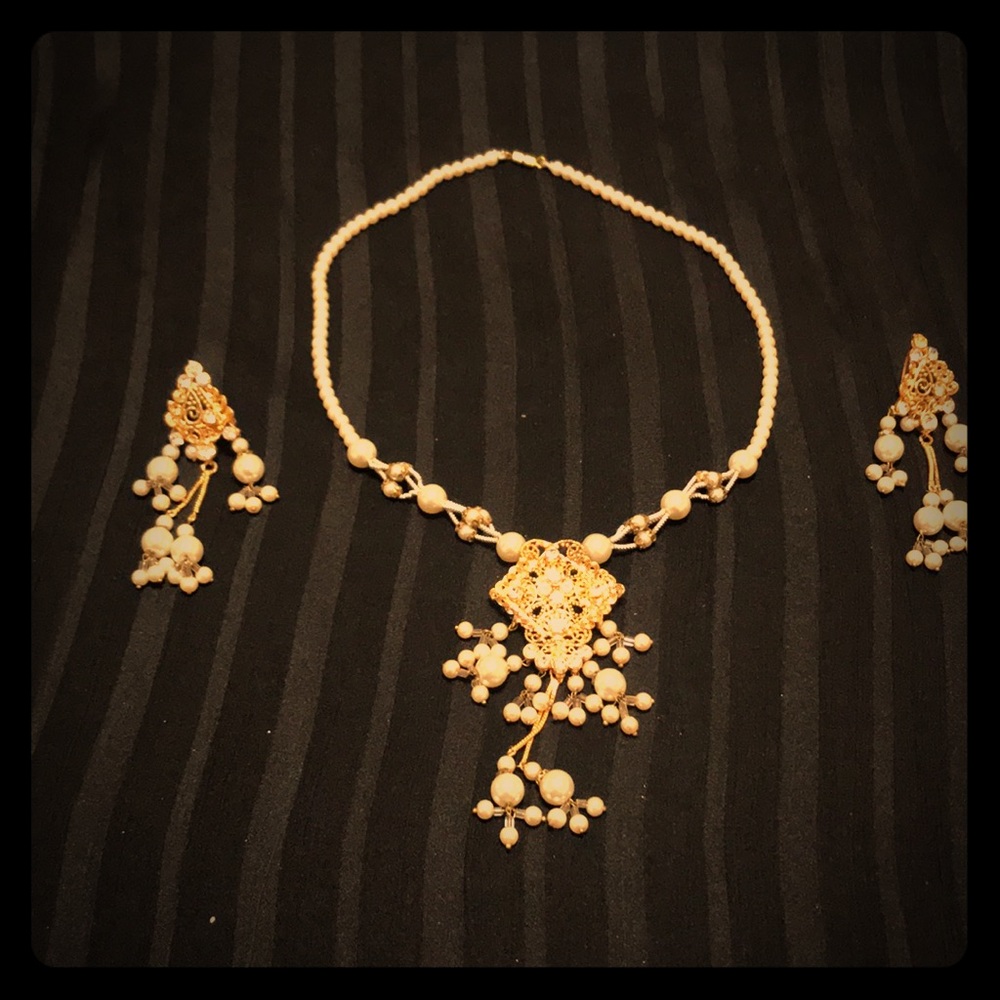 Traditional jewelry set